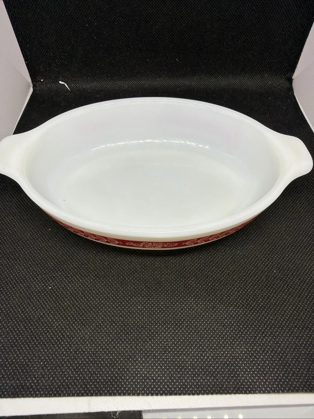 PYREX White Oval Casserole Dish with Red Floral Band 10 oz